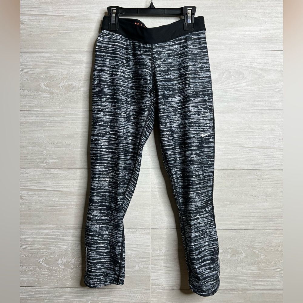 Nike Dri-Fit Capri Leggings Size Small